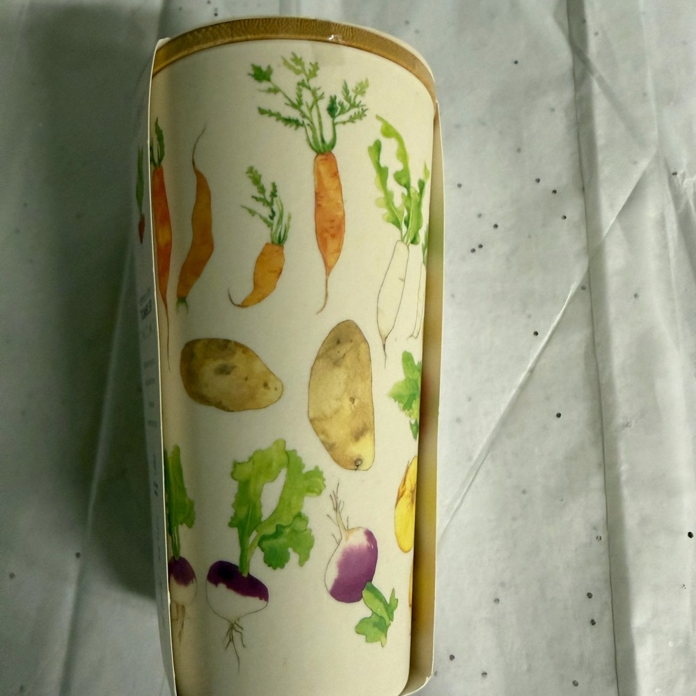 Sara Fitz Tumbler with Vegetable Design. nwt - Picture 2 of 3